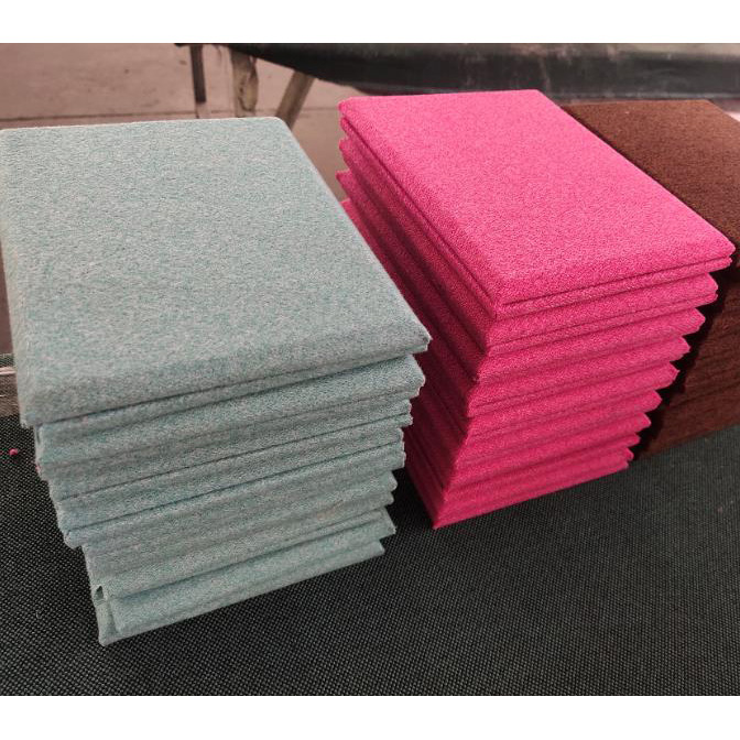 Pourquoi devriez-vous choisir un tissu acoustique avec de la fibre de verre pour un espace public plus silencieux?